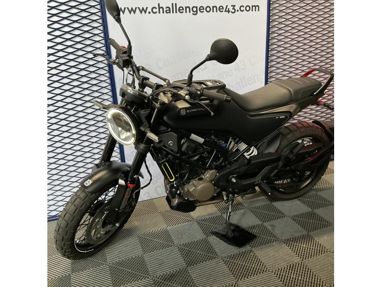 HUSQVARNA SVARTPILEN 125 ABS