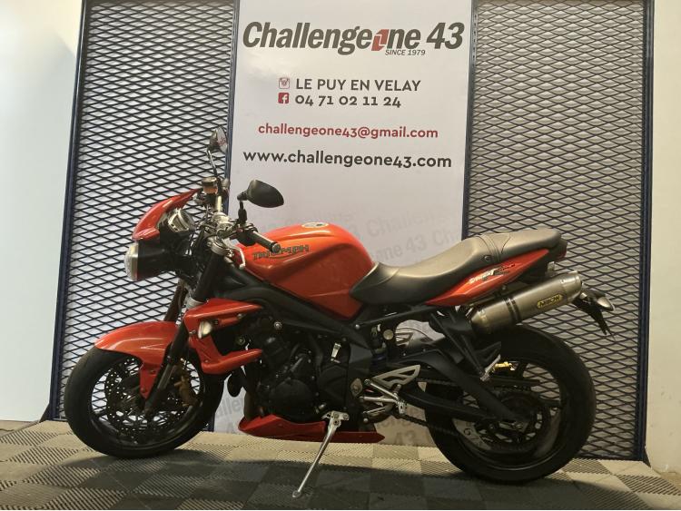 TRIUMPH STREET TRIPLE 675 R