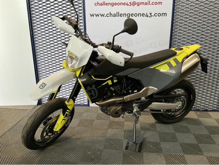 HUSQVARNA 701 SUPERMOTO