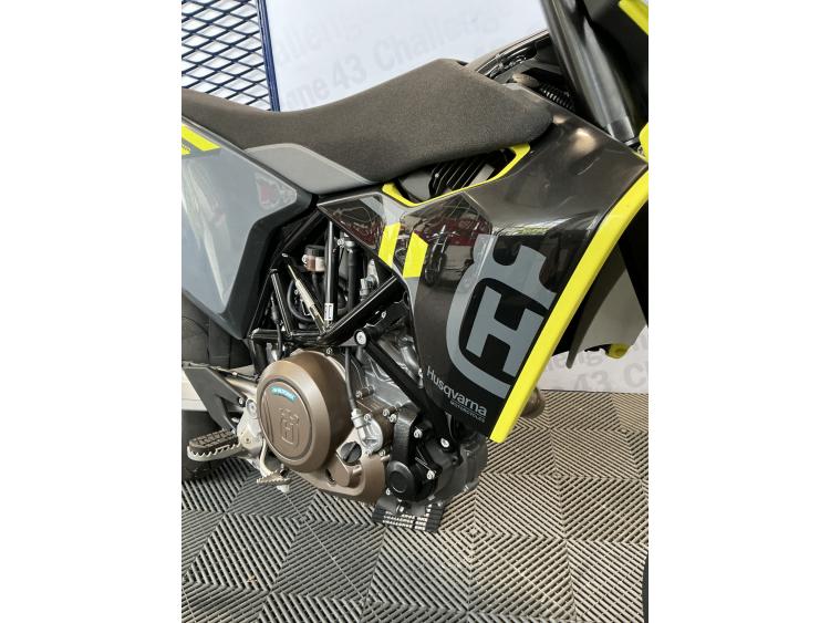 HUSQVARNA 701 SUPERMOTO