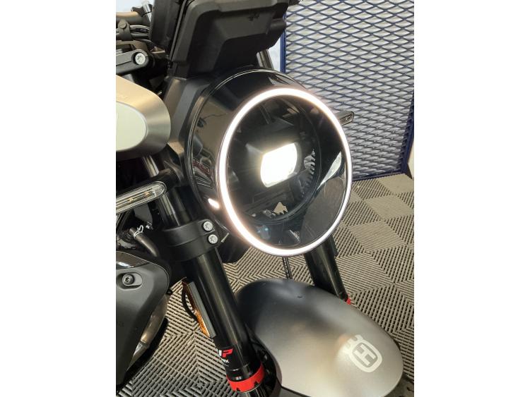 HUSQVARNA 801 vitpilen l 