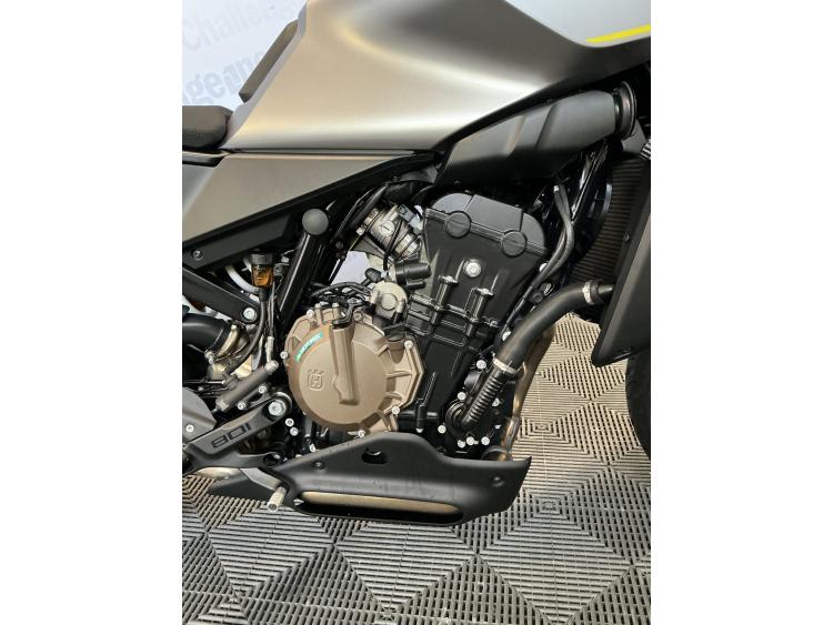HUSQVARNA 801 vitpilen l 
